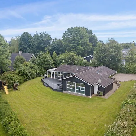 Holiday home Peder - 950m From The Sea By Interhome *