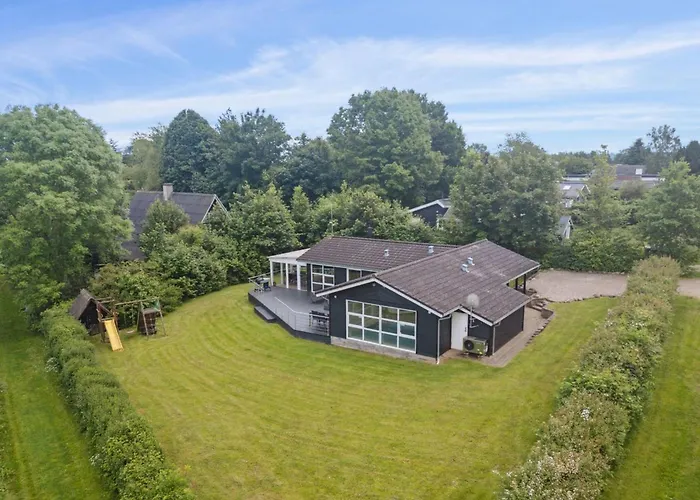 Holiday home Peder - 950m From The Sea By Interhome *