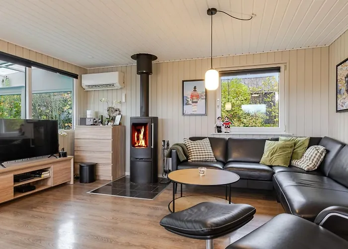 Holiday home Peder - 950m From The Sea By Interhome