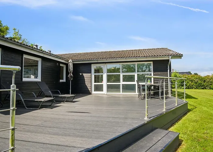 Holiday home Peder - 950m From The Sea By Interhome