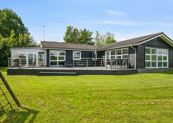 Holiday home Peder - 950m From The Sea By Interhome *