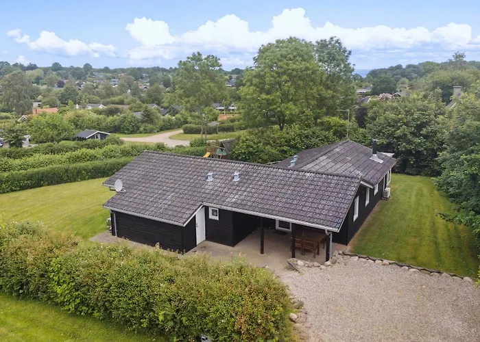 Holiday home Peder - 950m From The Sea By Interhome *